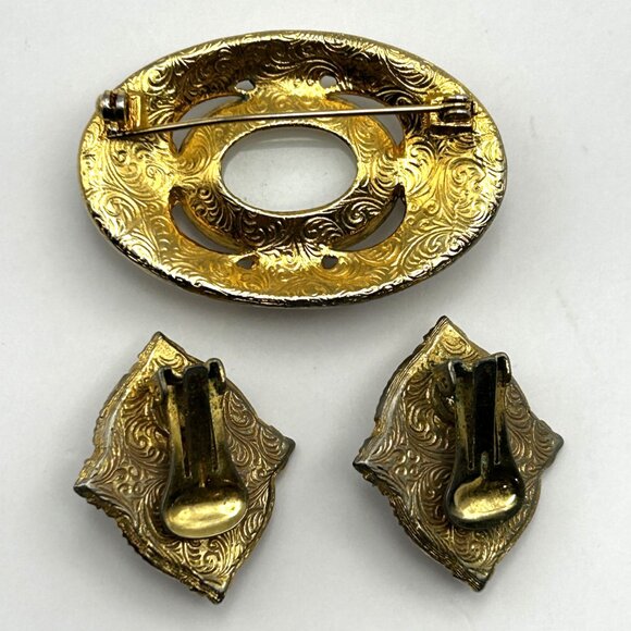 Vintage 1928 Brooch Clip On Earrings Set Faux Moonstone & Pearl Gold Tone - Picture 10 of 12